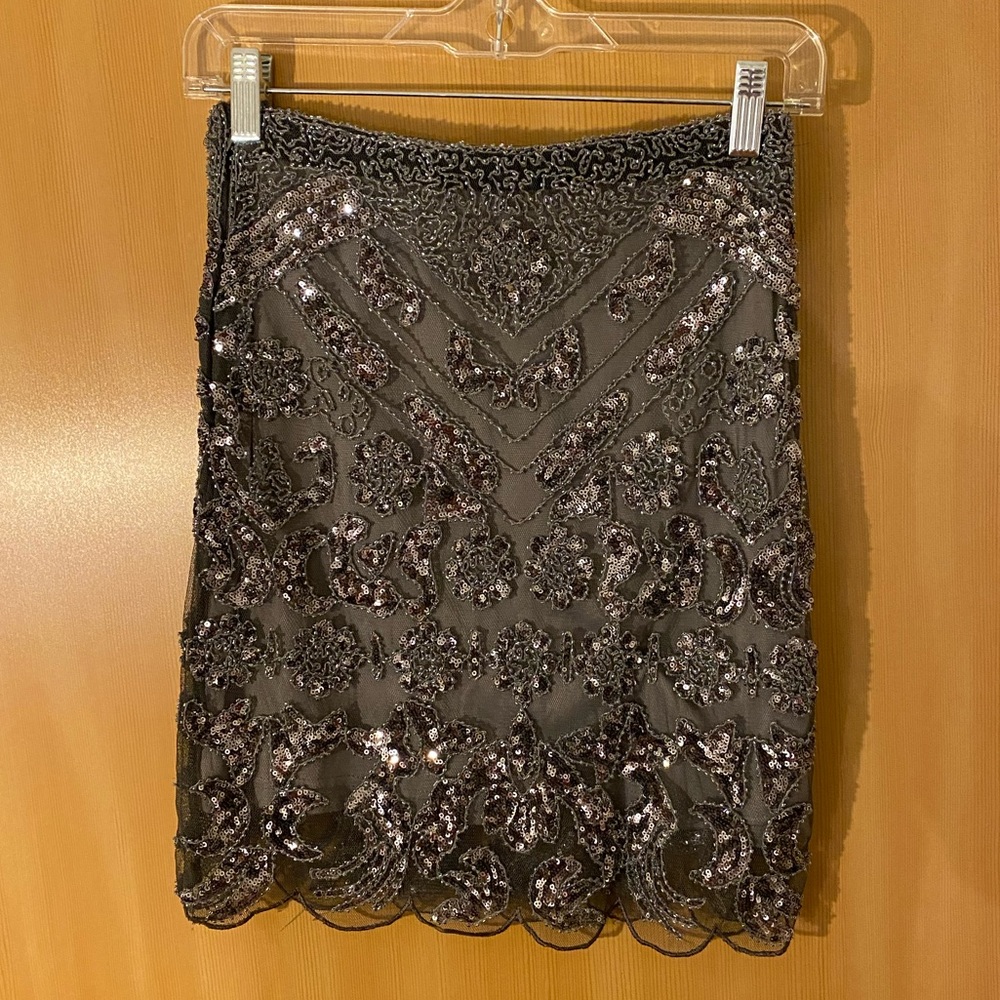 Lulus small sequin skirt